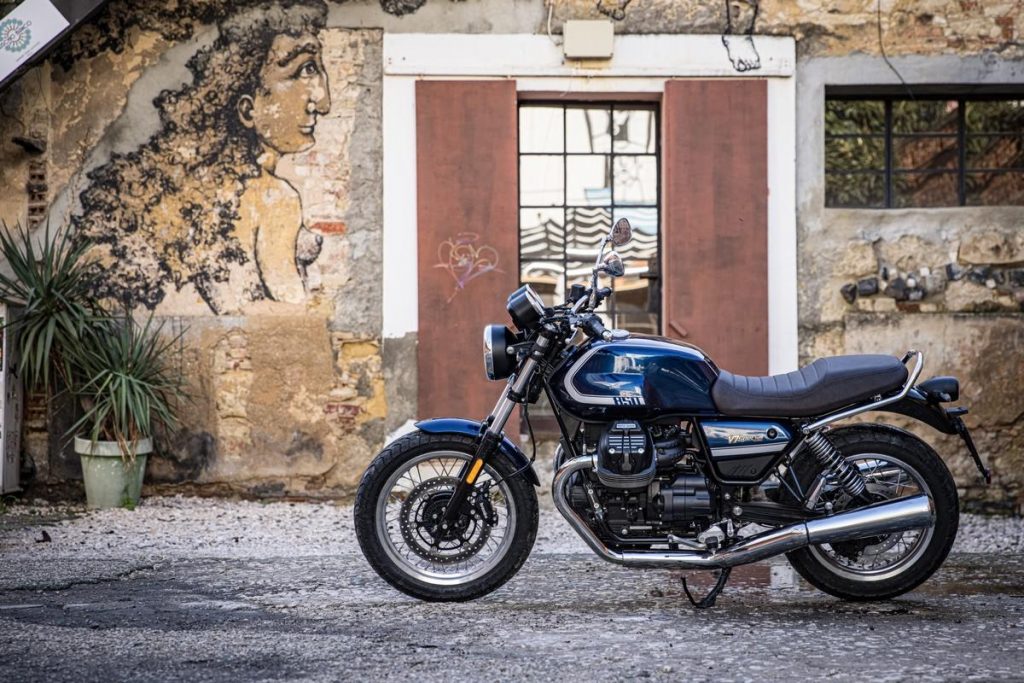 Moto Guzzi V Stone E Special Debutta Il Nuovo Motore Di Cc