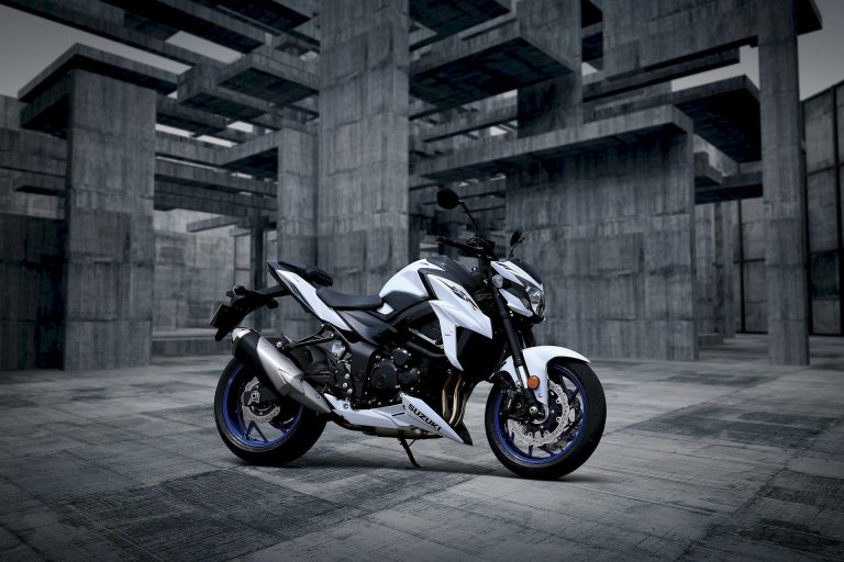 Suzuki GSX-S750 depotenziata (35 kW)