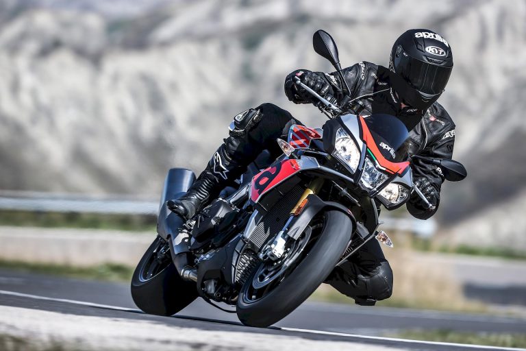 Aprilia Tuono V4 1100 RR, per gli americani è la moto più cool del mondo