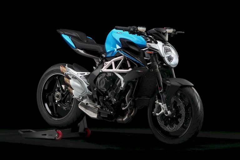 MV Agusta Brutale 800 e F3 675 da 35 kW guidabili con Patente A2