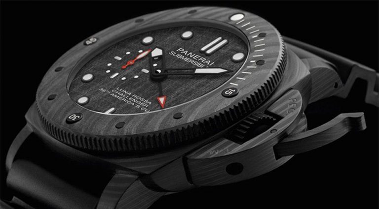 Panerai Submersible Luna Rossa