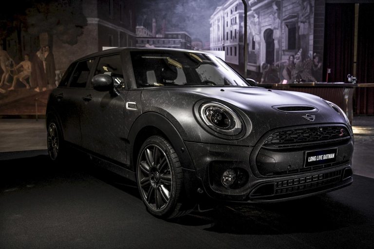 MINI Clubman Total Black alla Milano Design Week