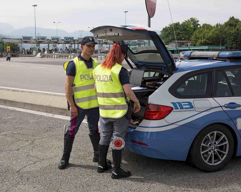 polizia controlli autovelox notifica di una multa