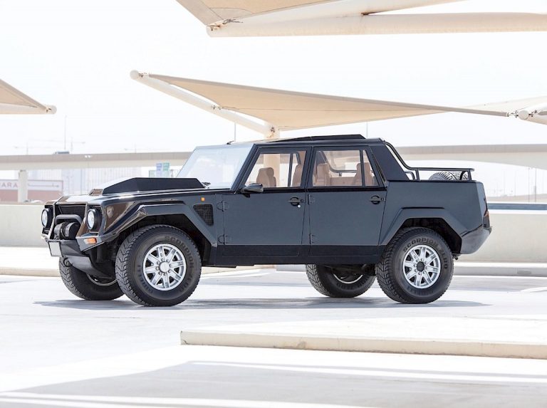 Lamborghini LM002