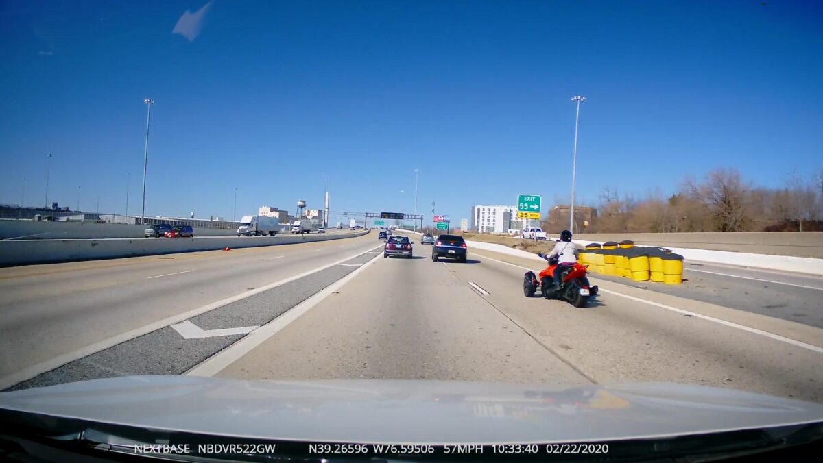 Mini ferma in autostrada