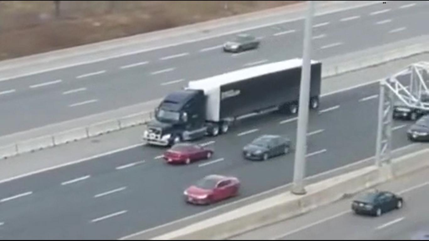 Idiota in contromano in autostrada