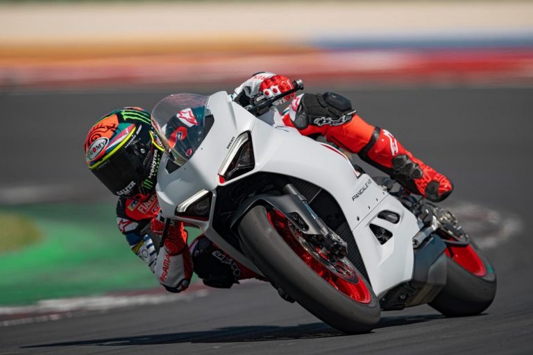 Ducati Panigale V2 White Rosso (1)