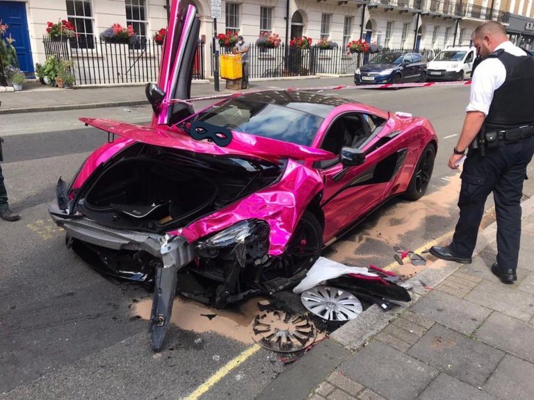 McLaren 570S rosa