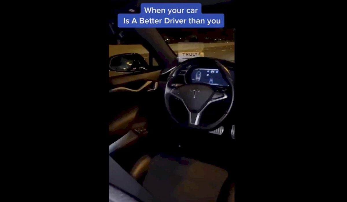 tesla senza guidatore