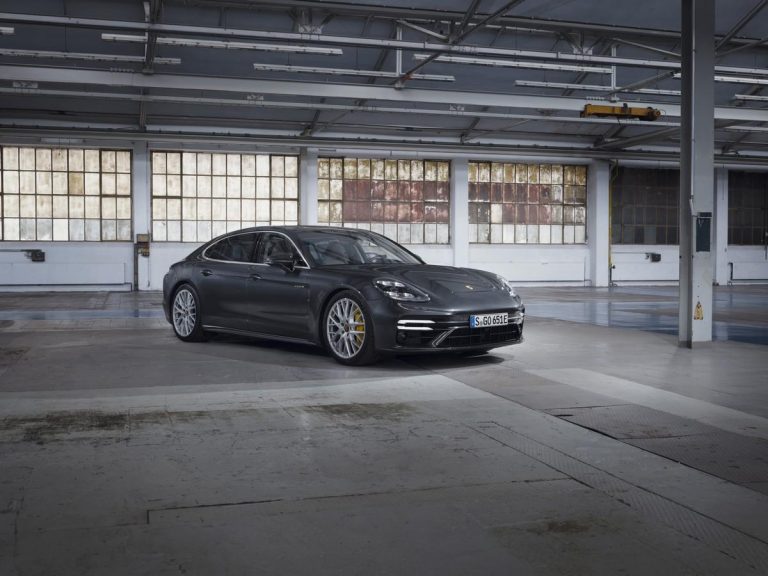 Nuova Porsche Panamera Turbo S E-Hybrid