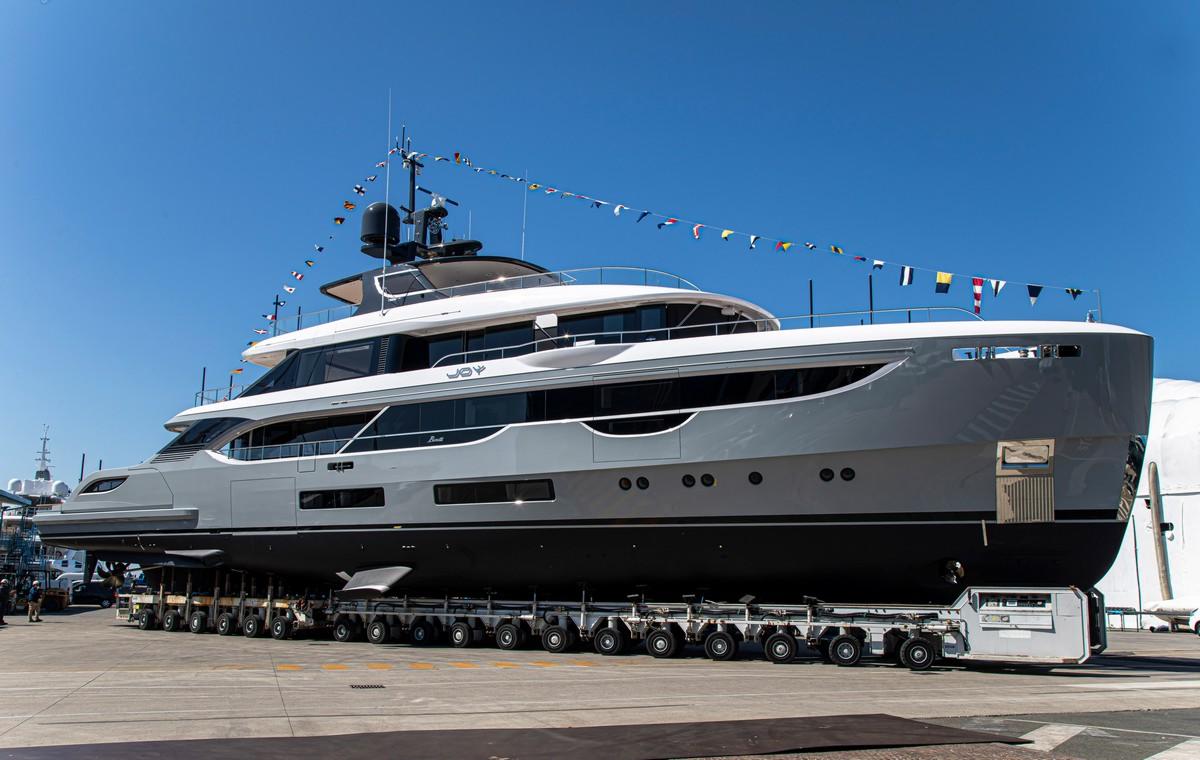 Benetti yacht Oasis MY Joy