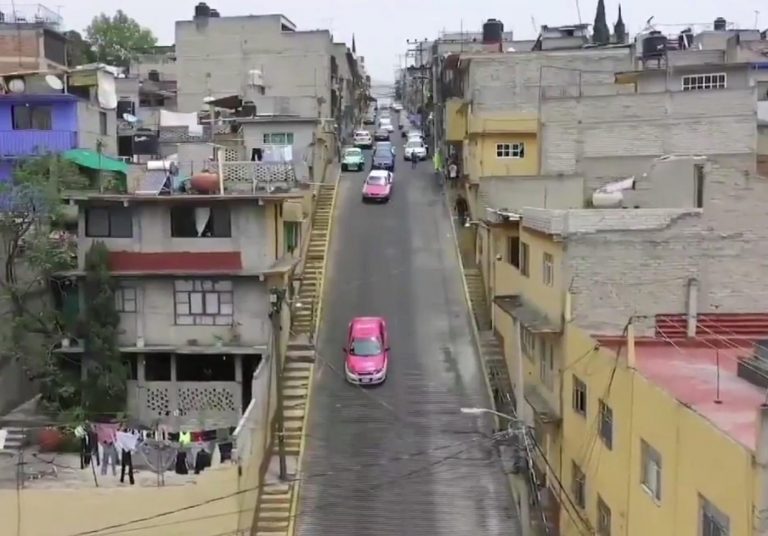 strada in pendenza