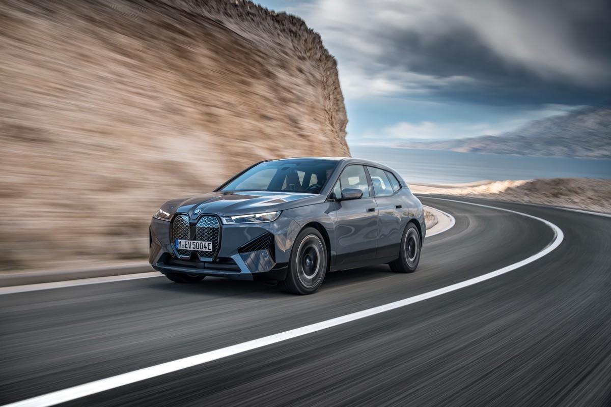 Nuova BMW iX 2021