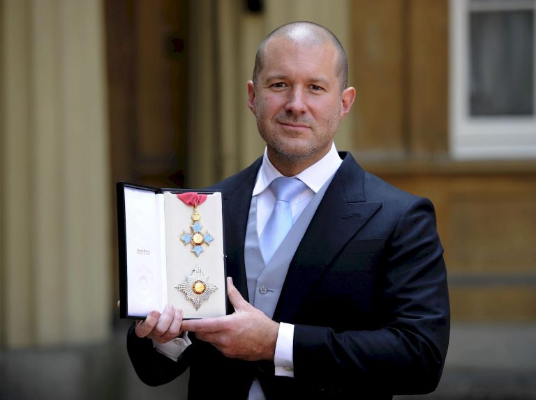 Jonathan Ive Ferrari