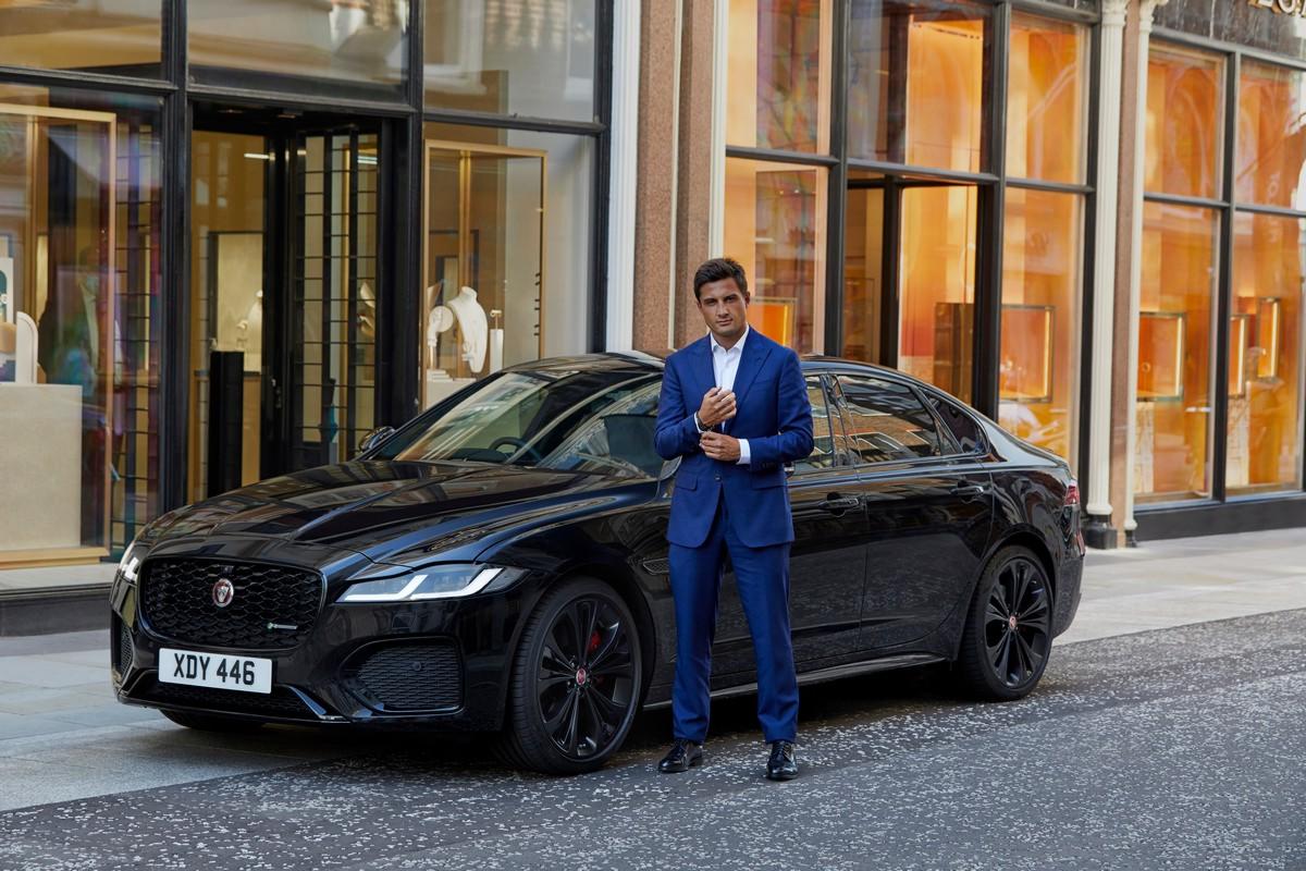 Londra No Time To Die Jaguar XF