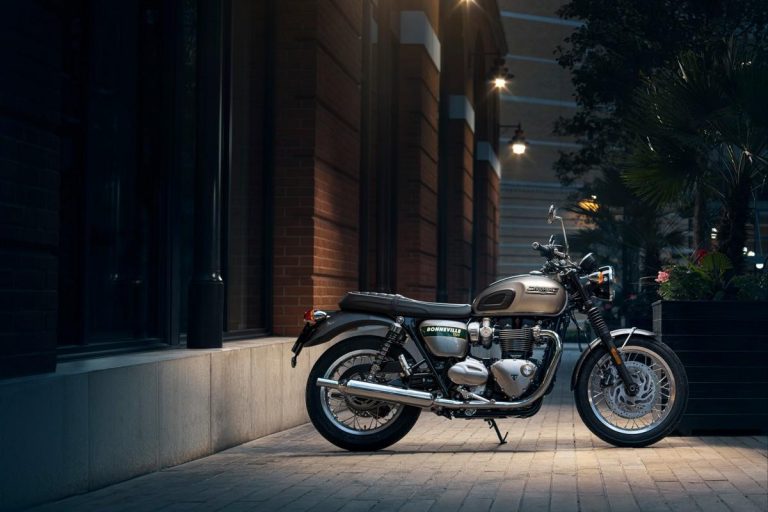 Triumph Bonneville Gold Line Edition 2022: 8 spettacolari versioni speciali