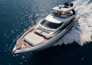 Ferretti Yachts 860