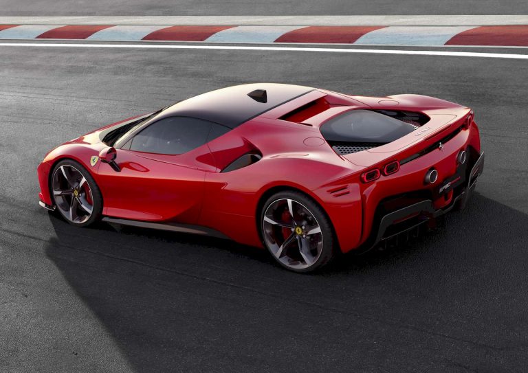 Ferrari SF90 Distrutta