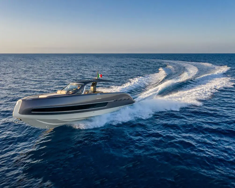 Miami International Boat Show 2022 Invictus Yacht