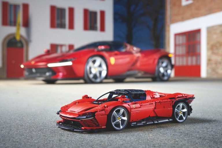 Lego Ferrari Daytona SP3