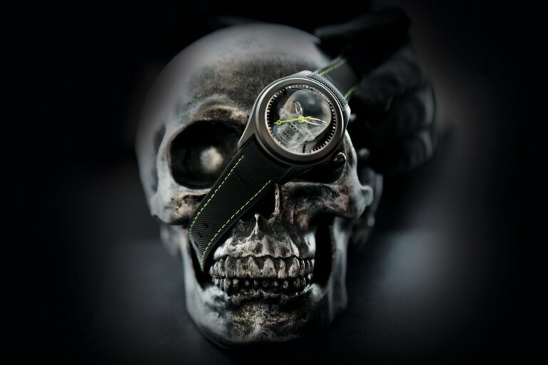 Corum Bubble Skull X Ray 2022