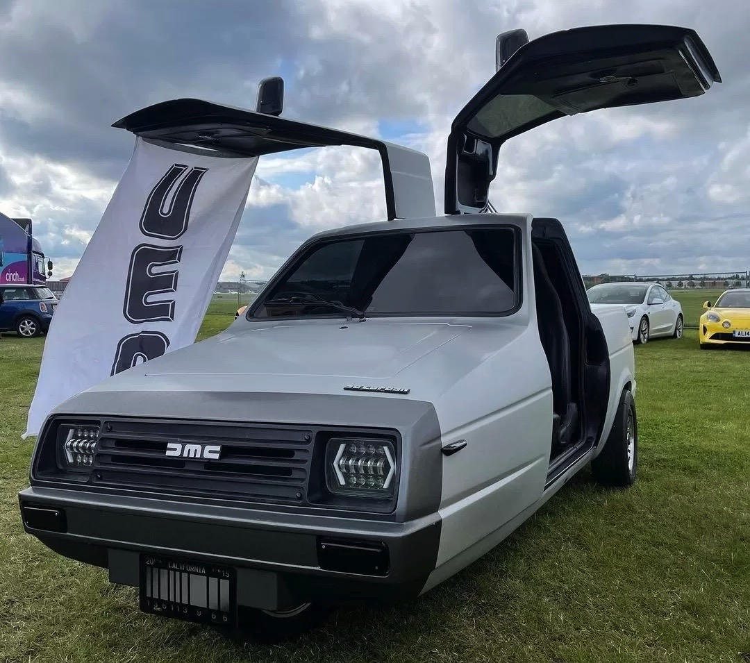 DeLorean DMC-21