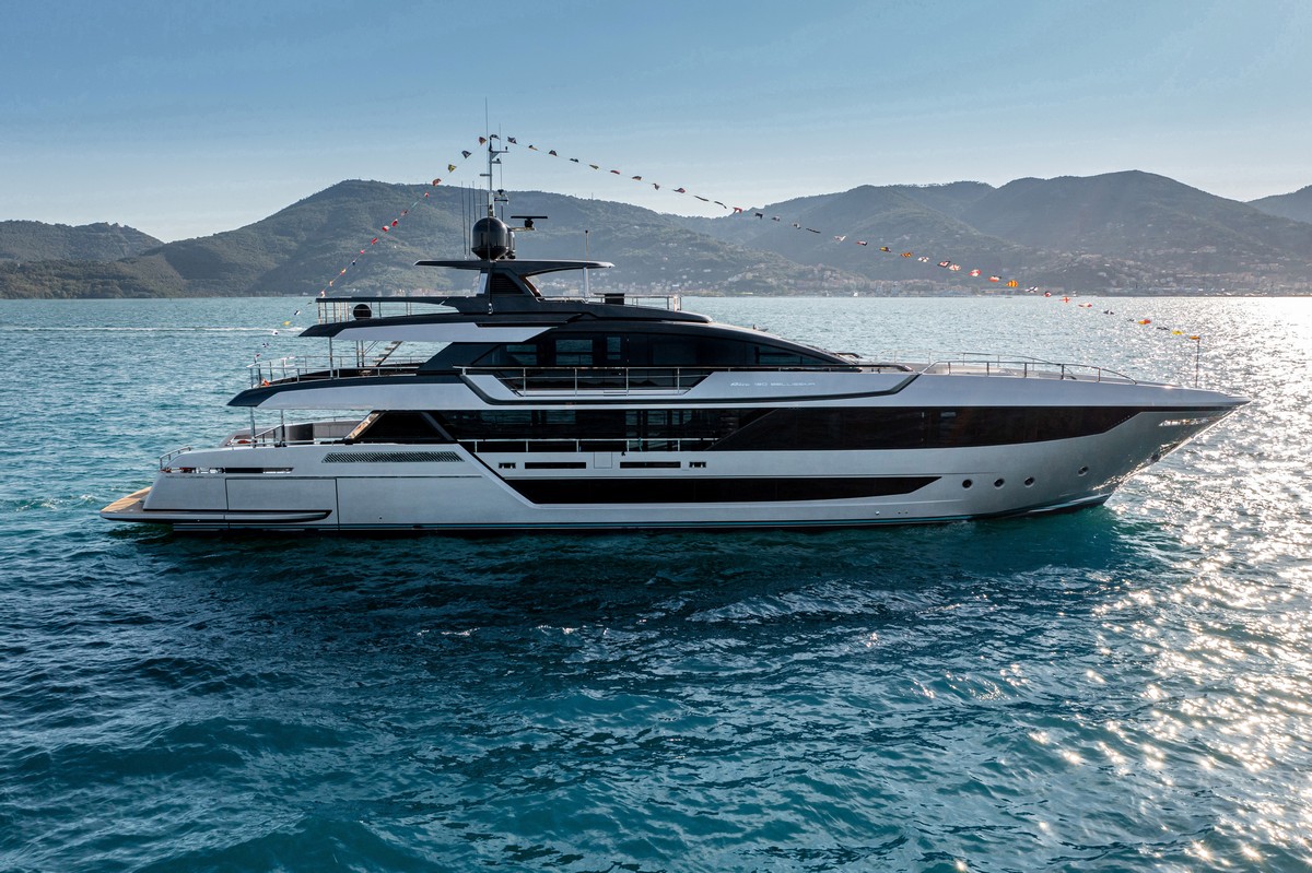 Riva 130 Bellissima