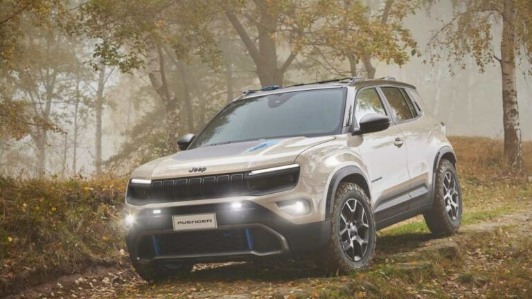 Jeep Avenger Concept 4×4: a Parigi il fuoristrada elettrico ad alte prestazioni