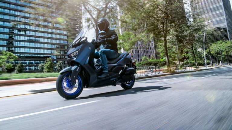 Yamaha XMAX 300 Tech MAX