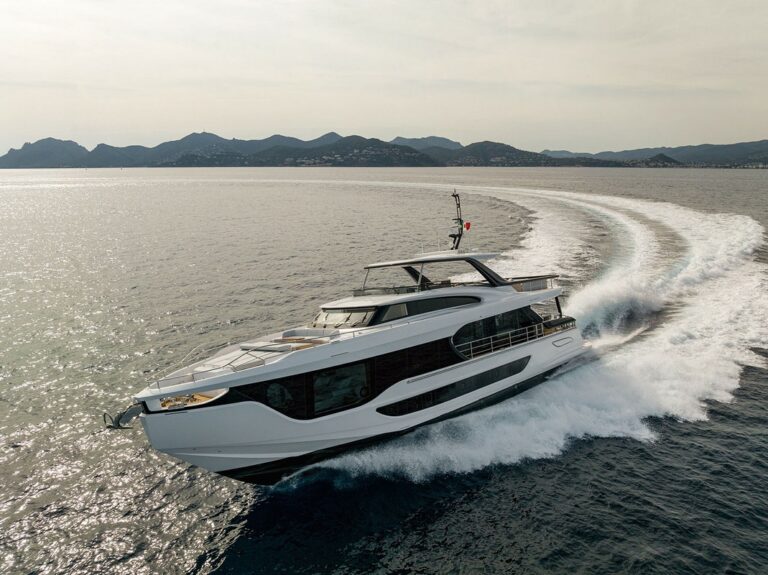 Azimut Grande 26M