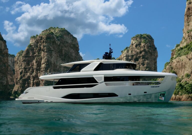 Ferretti Yachts InFYnito 90