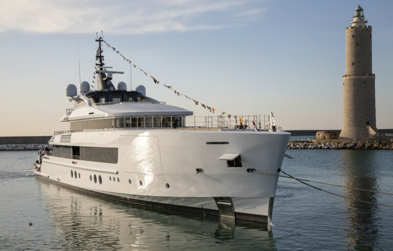 Benetti FB283