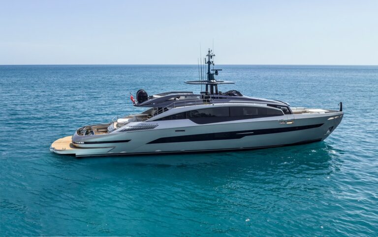 Pershing GTX116: si chiama Caffeine il primo yacht della nuova gamma