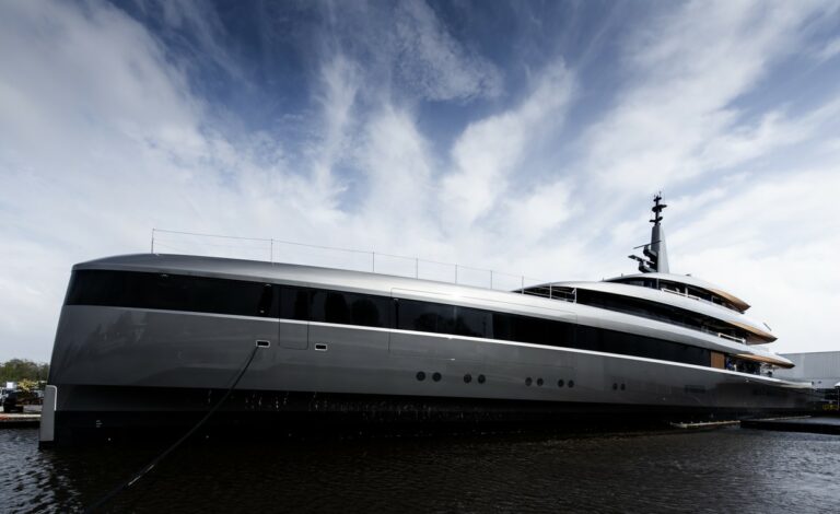 Feadship Project 710