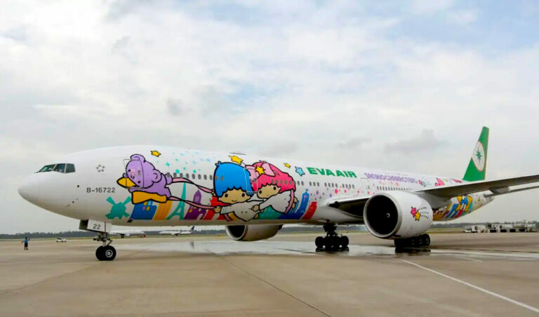 eva air hello kitty