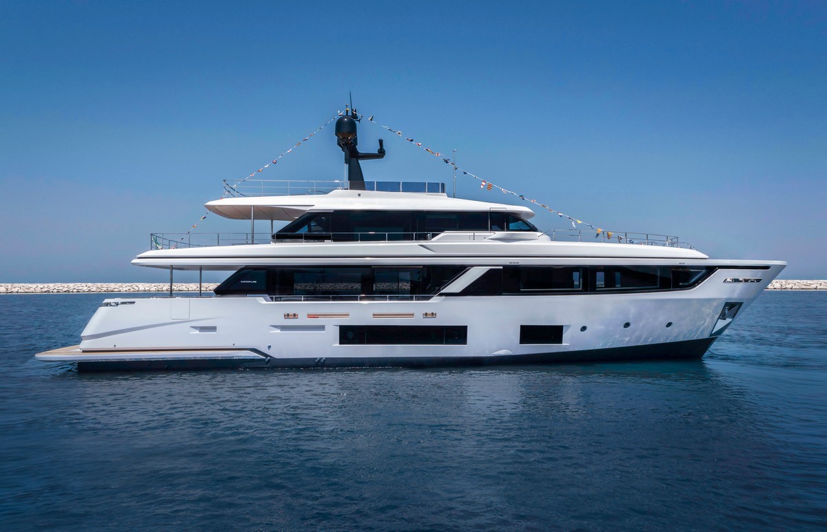 Custom Line Navetta 30 My Ayshe