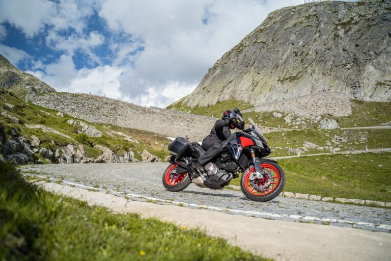 Ducati Multistrada V2 S 2024