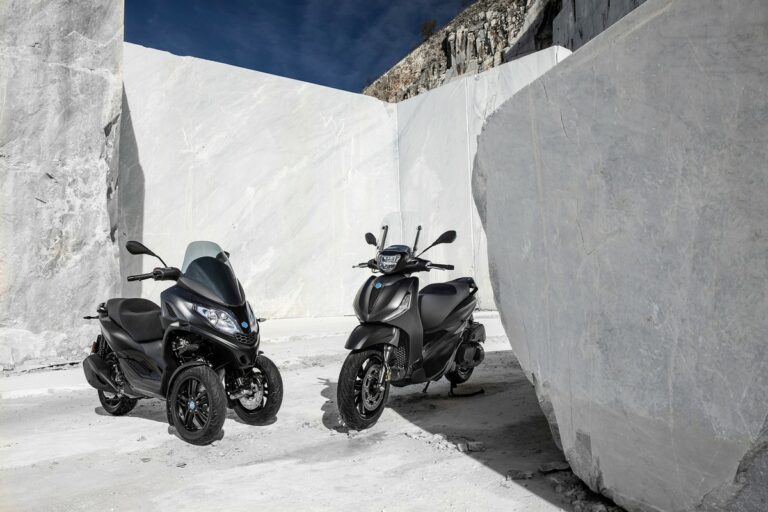 Piaggio Beverly e Piaggio MP3 300 Deep Black