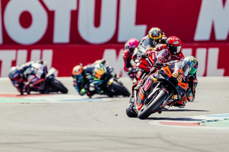 Orari MotoGP oggi Silverstone 2023 in diretta live su TV8, Sky e Now