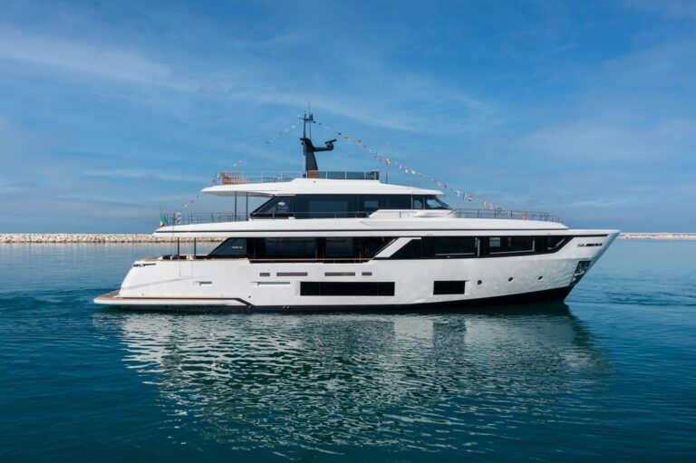 Custom Line Navetta 30 Gindungo