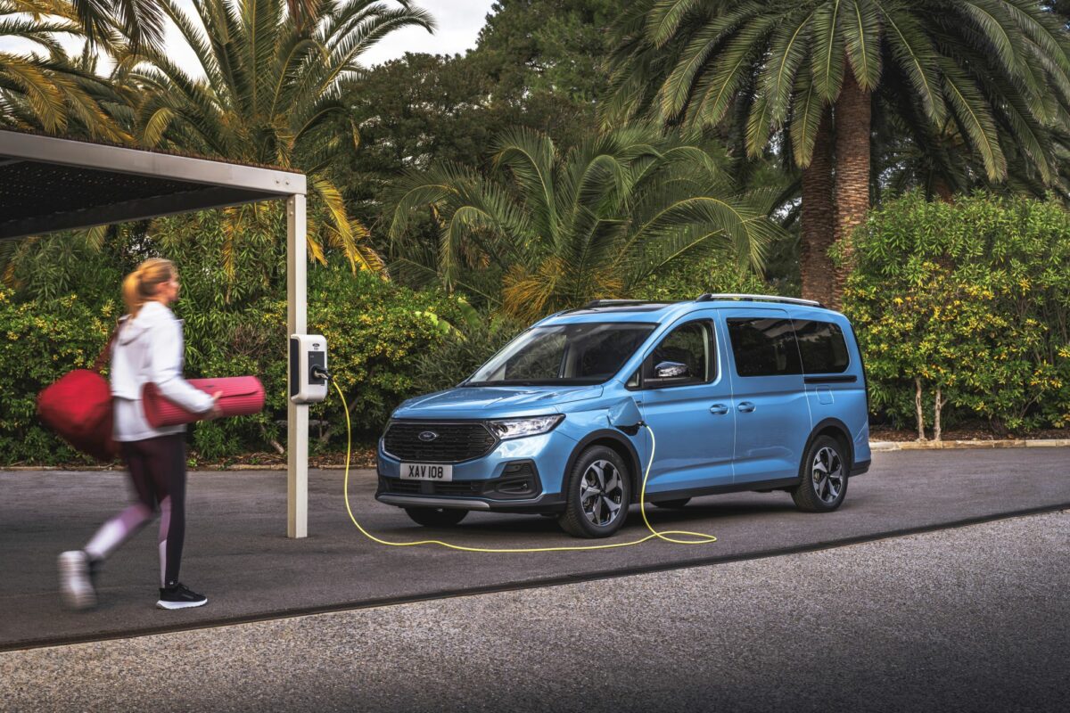 Ford Tourneo Connect PHEV Esterni