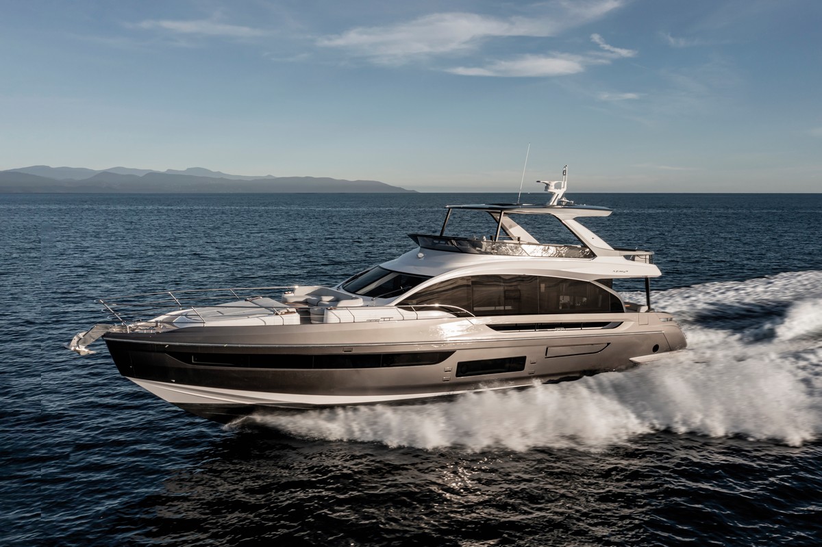 Nuovo Azimut Fly 72