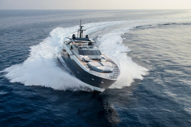 Sunseeker 120 Yacht