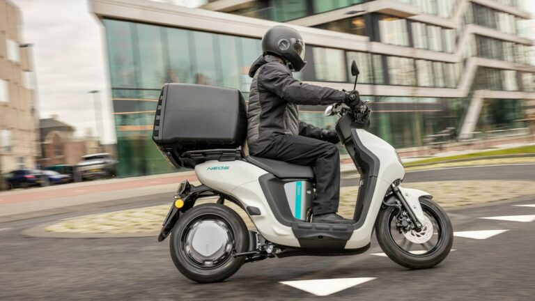 Yamaha NEO’S Delivery 2024