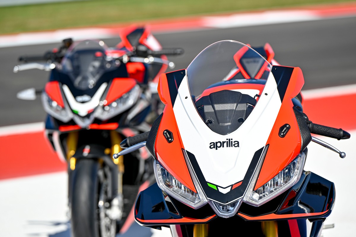 Aprilia RSV4 Factory e Tuono V4 Factory SE-09 SBK