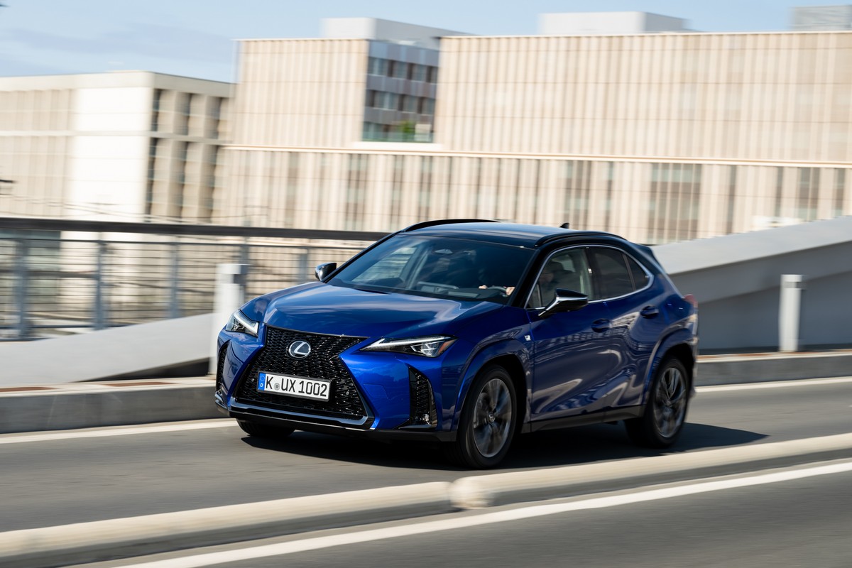 Lexus UX300H 2024