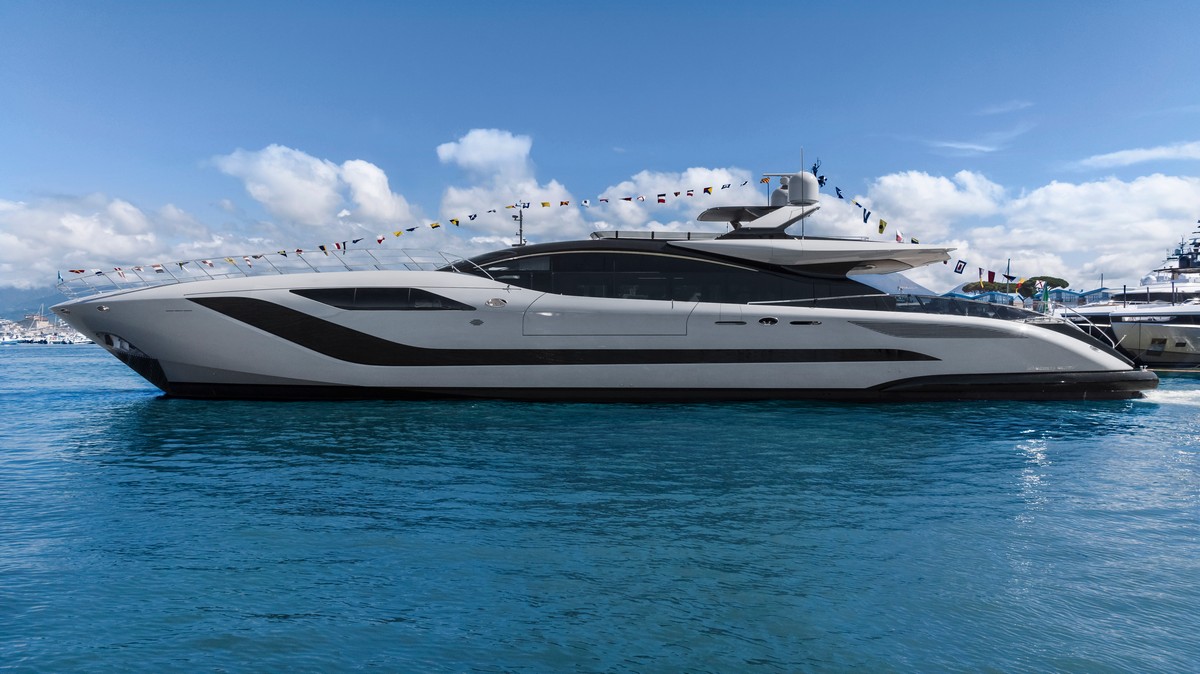 nuovo mangusta yacht