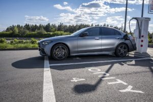 Mercedes Classe C auto ibride plug-in autonomia elettrica