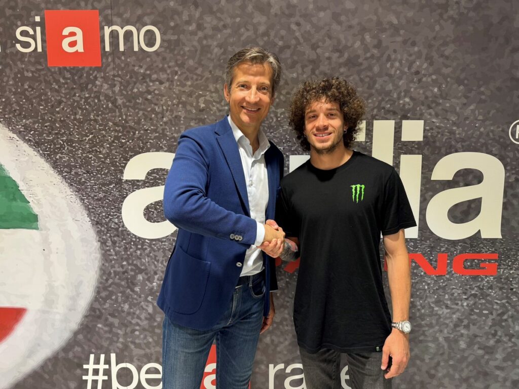 Bezzecchi e Rivola firma contratto MotoGP 2025