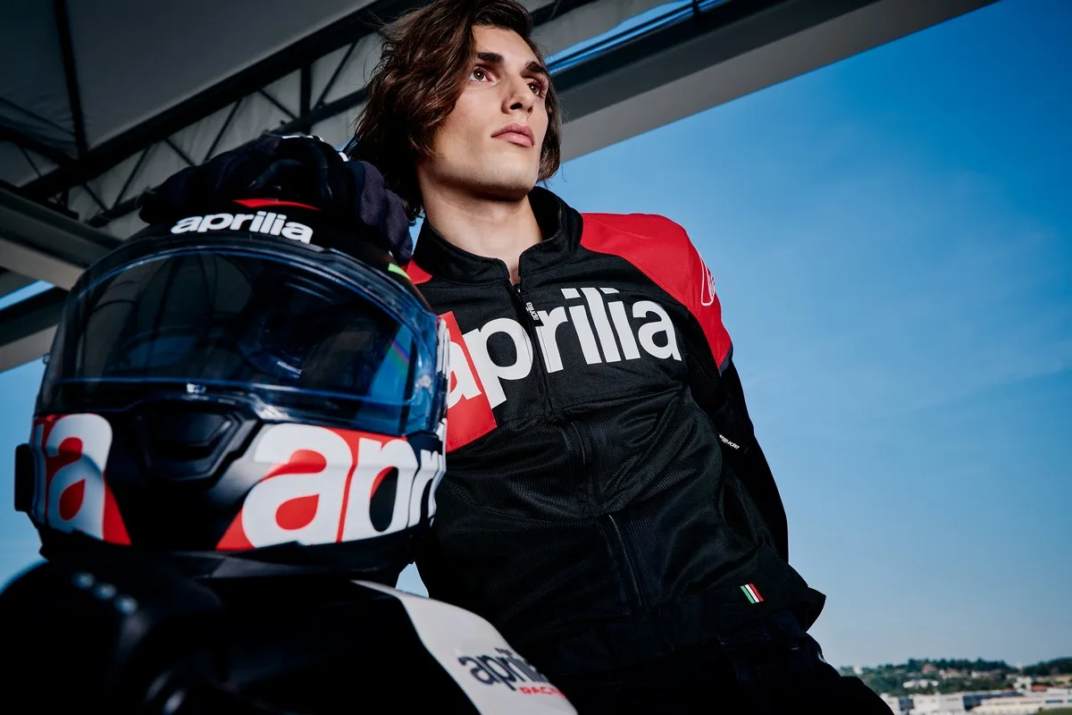 Aprilia e Alpinestars abbigliamento tecnico